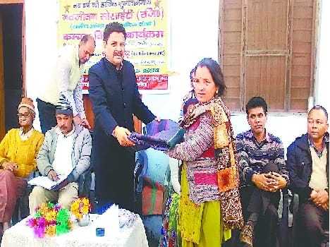 Navajivan Society distributed blankets in Inda